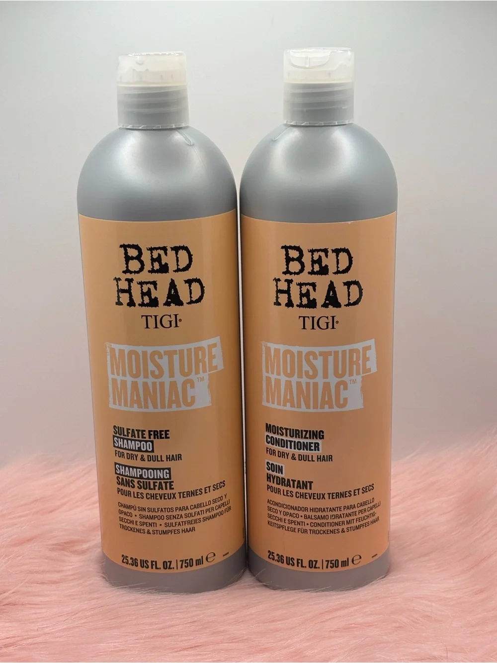 BED HEAD MOISTURE MANIAC Shampoo & Conditioner Set